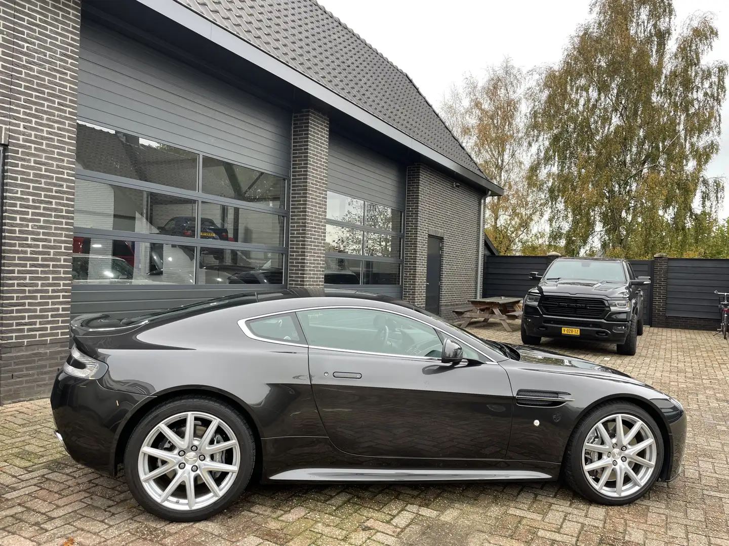 Aston Martin Vantage V8 4.7 V8 S Sportshift Gris - 2