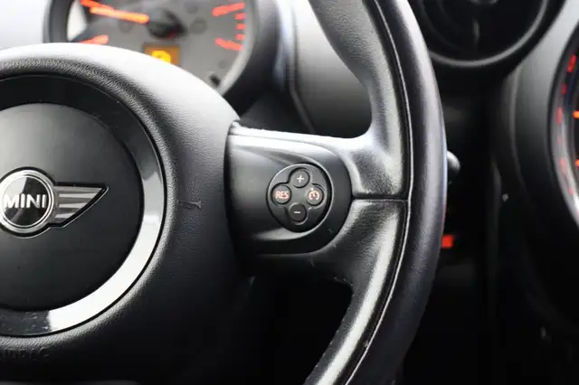 Mini Hatch view 20