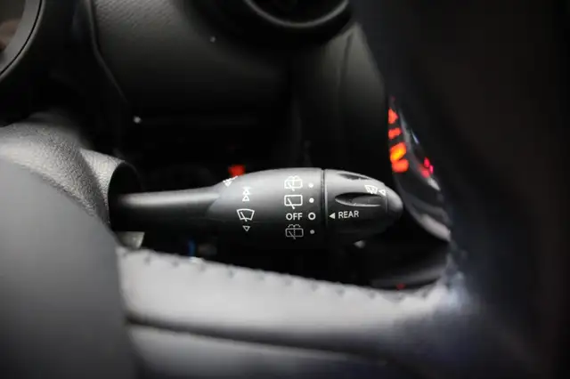 Mini Hatch view 23