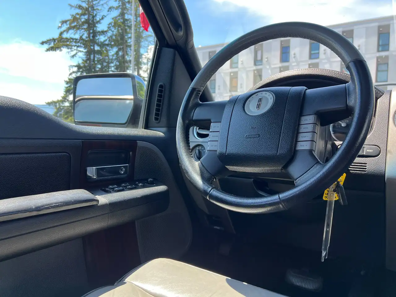 Lincoln Mark LT снимка Lincoln Mark LT