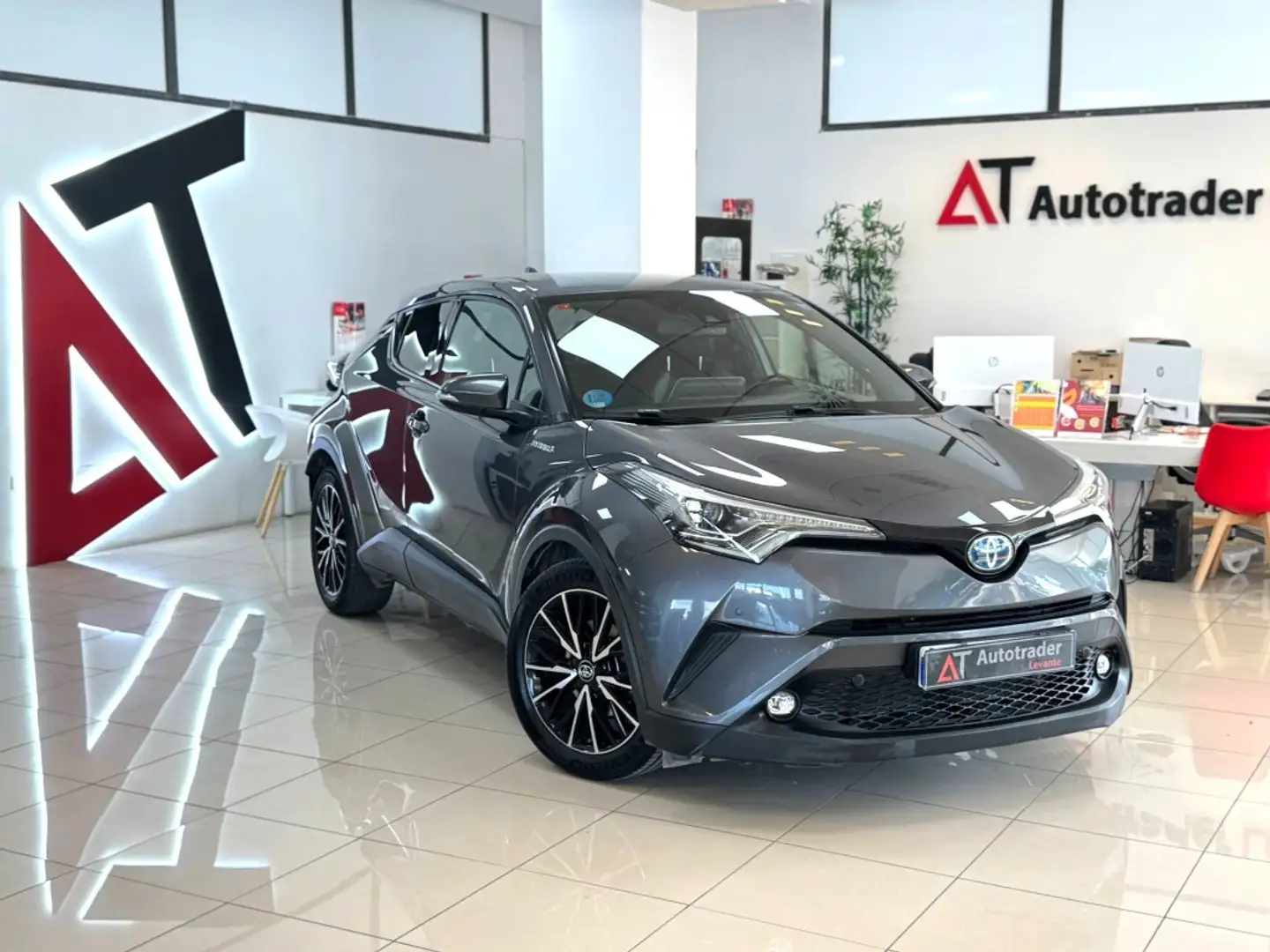 Toyota C-HR 125H Dynamic Plus Gris - 1