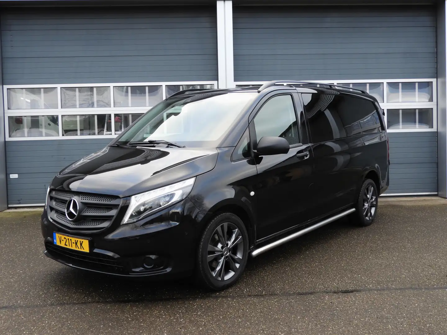 Mercedes-Benz Vito 114 CDI Lang DC Comfort LED | NAV | CAMERA | 18 IN Zwart - 1
