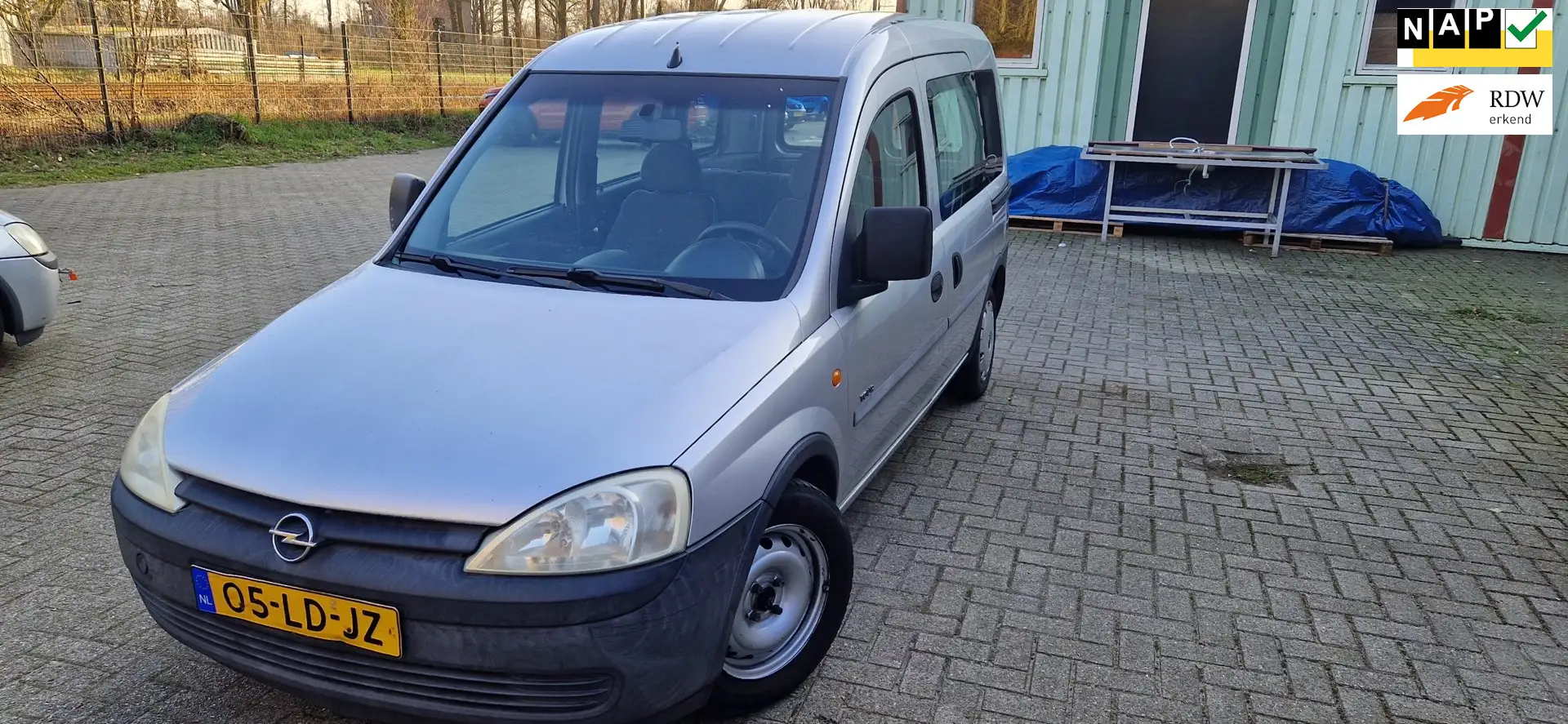Opel Tour 1.6 Comfort Šedá - 1