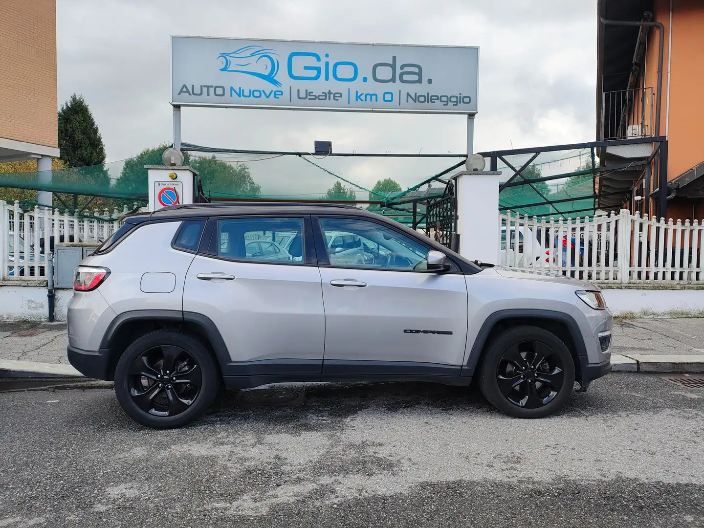Jeep Compass Compass 1.6 mjt Night Eagle 2wd 120cv my19 Silber - 1
