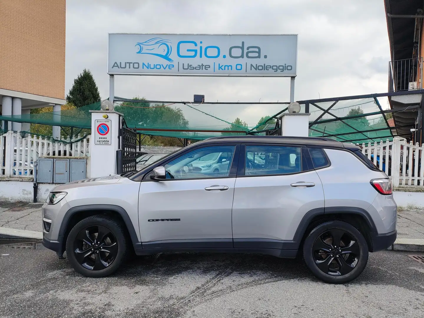 Jeep Compass Compass 1.6 mjt Night Eagle 2wd 120cv my19 Silber - 2