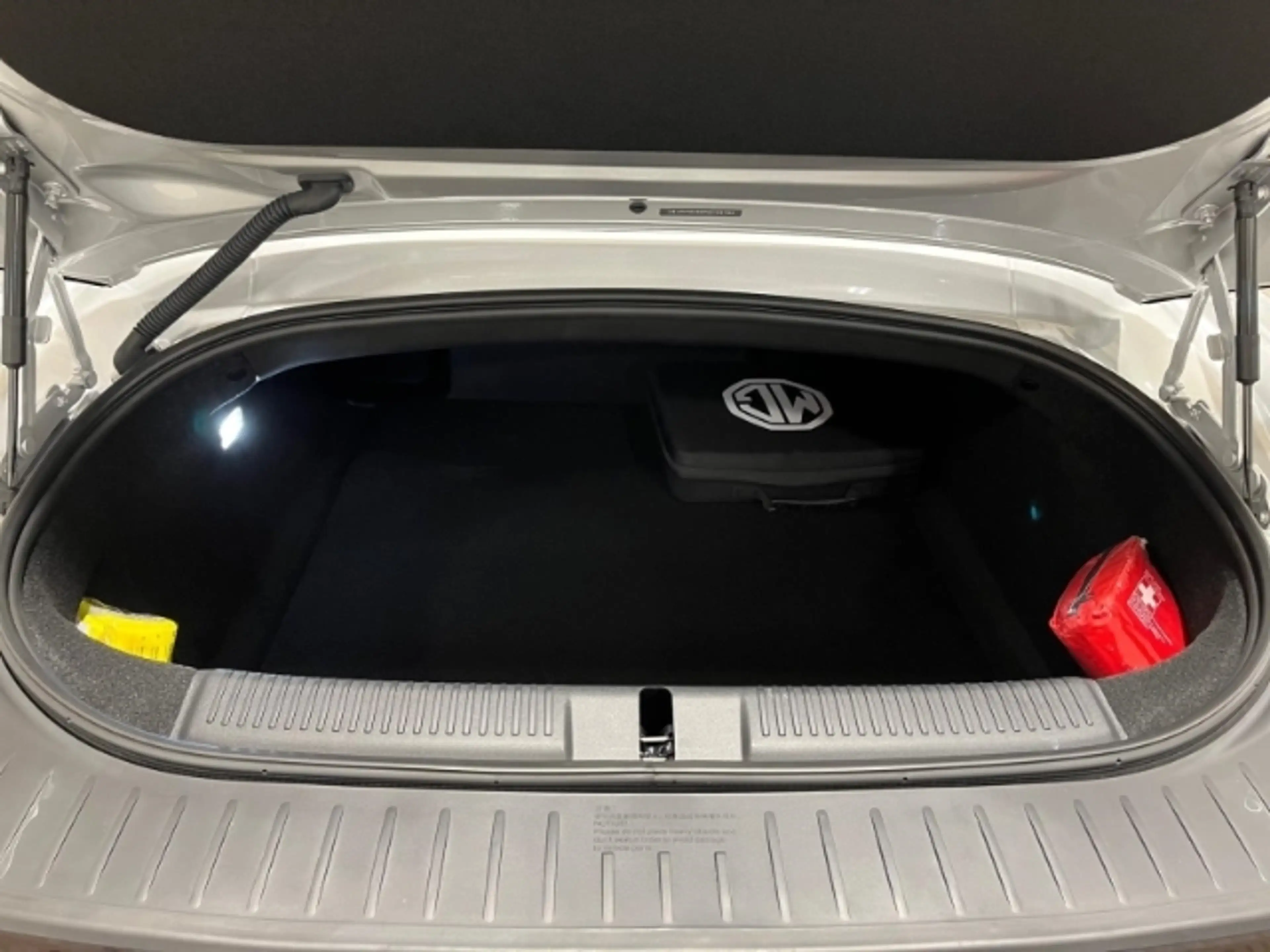 MG Cyberster MG 375 kW AWD Elektromotor Xpower+ESP+Navi+ABS — photo 12
