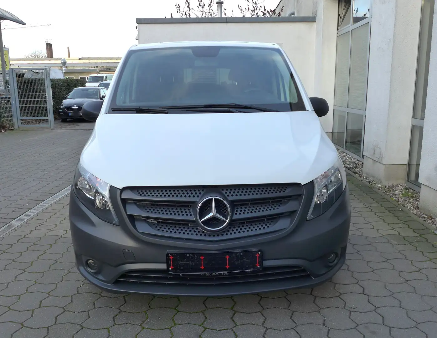 Mercedes-Benz Vito 116 CDI Tourer Klima Navi 5Sitze AHK Weiß - 2