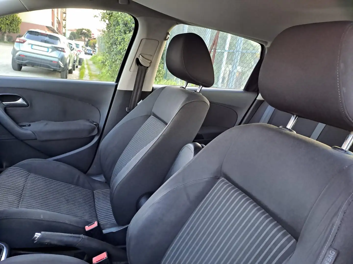 Volkswagen Polo 1.4 GPL Zwart - 2