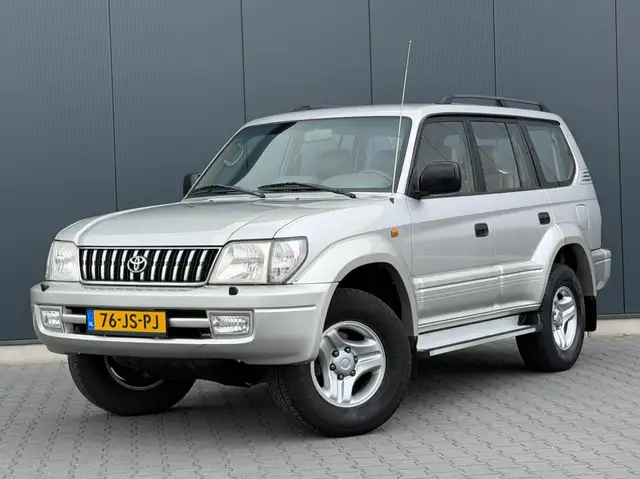 Toyota Land Cruiser LandCruiser 90 3.4i V6 Executive 7-Persoons - Lede