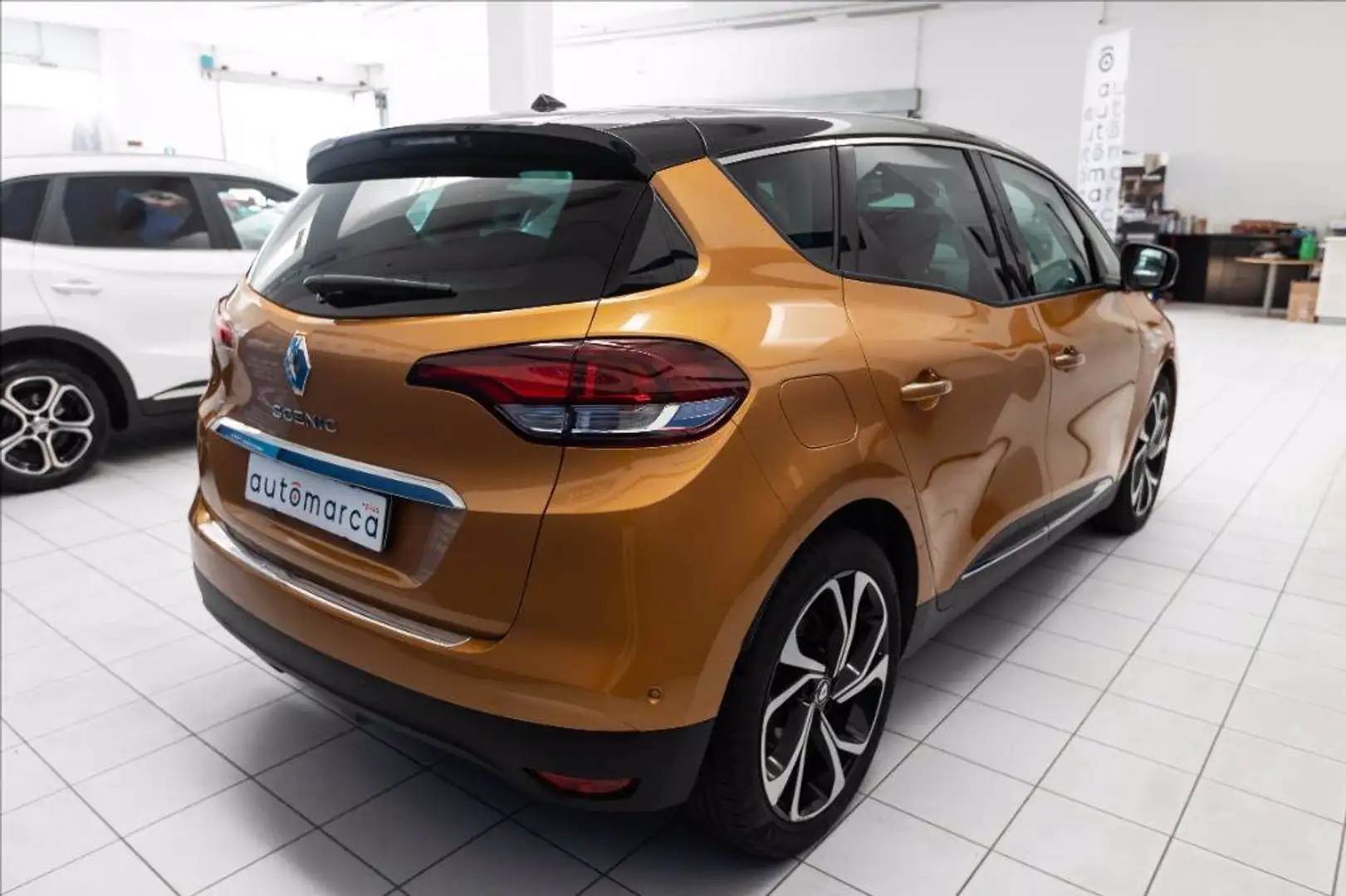 Renault Scenic 1.6 dci energy Bose 160cv edc Naranja - 2