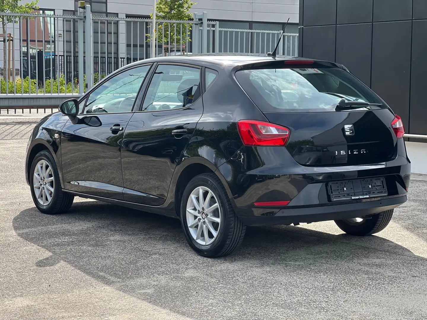 SEAT Ibiza 1.0 ESSENCE - AIRCO - CONTRÔLE TECHNIQUE OK Zwart - 2