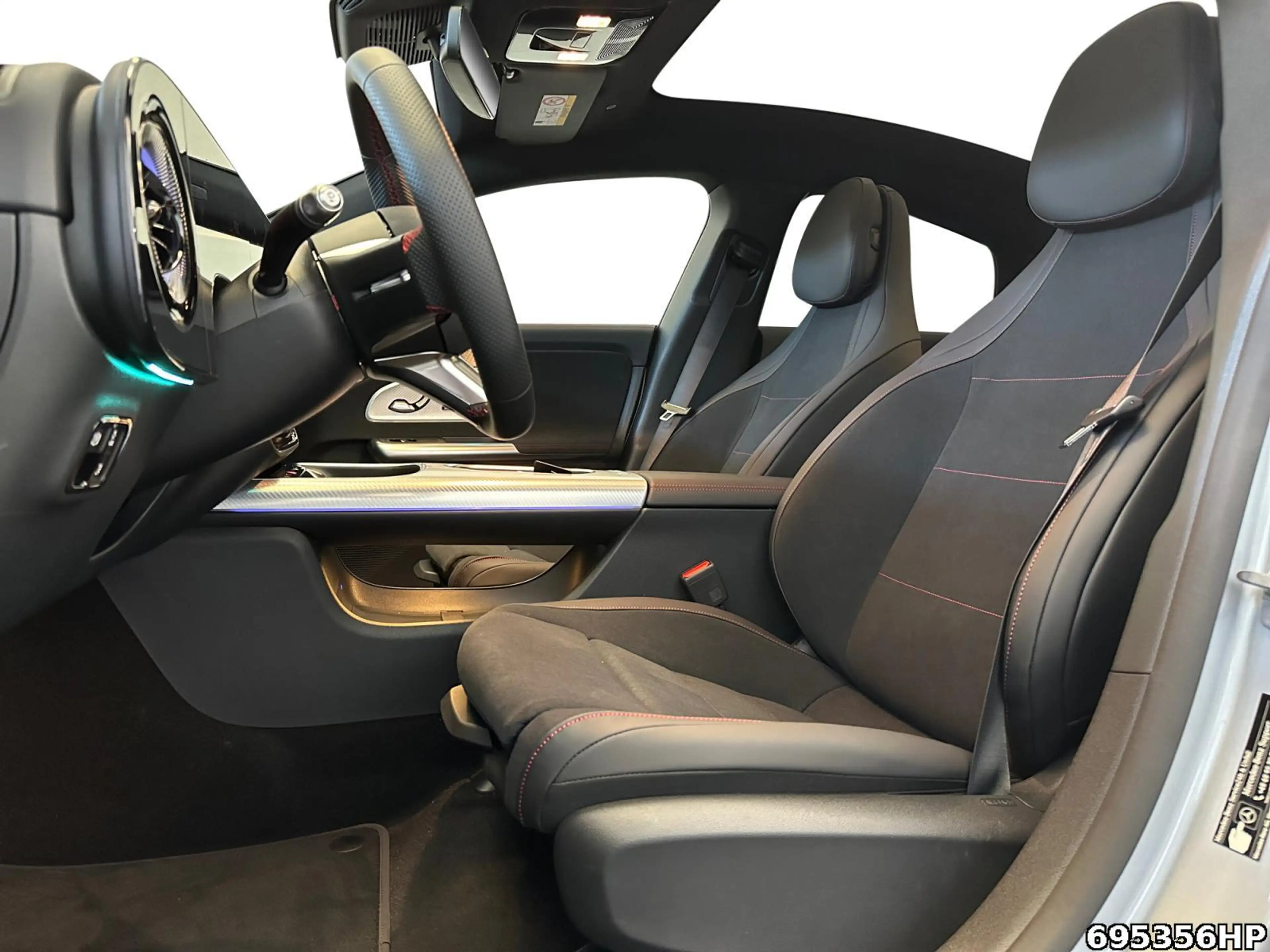 Mercedes-Benz CLA 200 +AMG+SUPERSCREEN+NIGHT+MEMORY+PREMIUM++ — photo 10