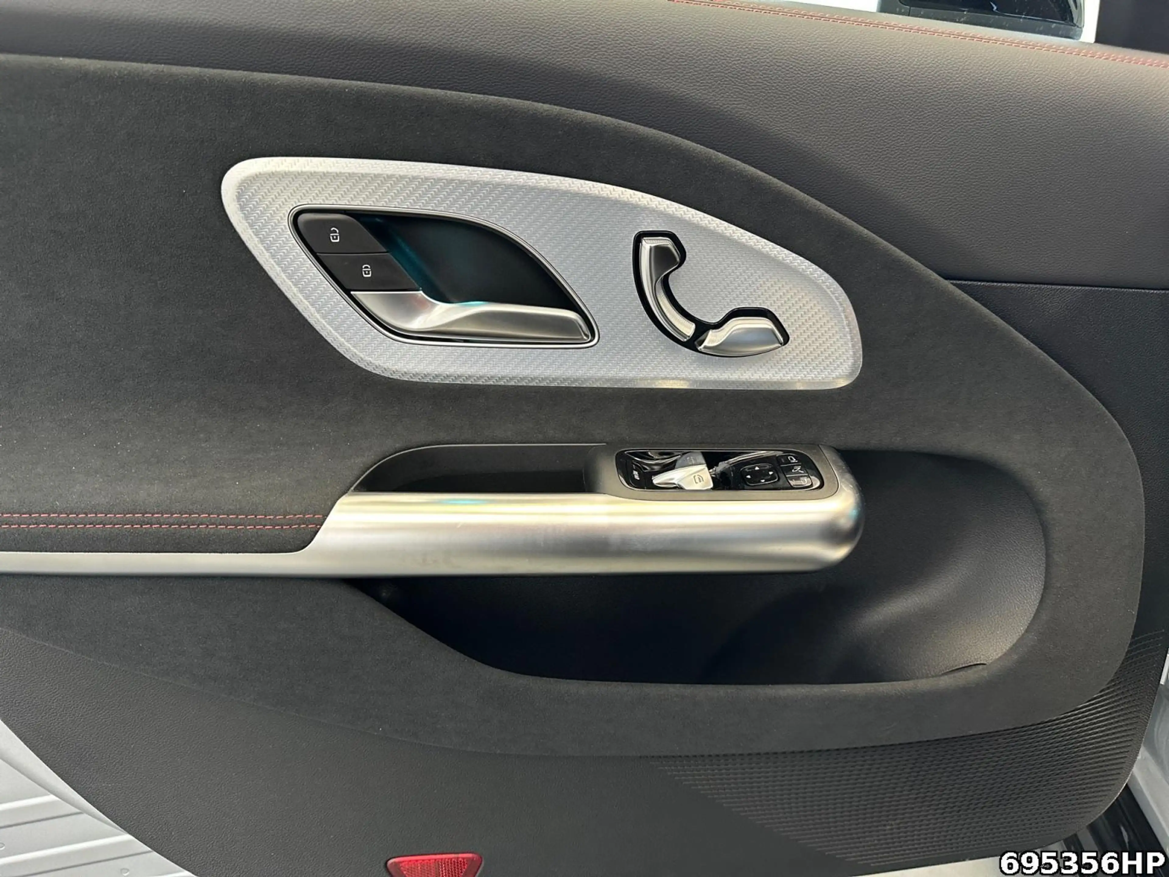Mercedes-Benz CLA 200 +AMG+SUPERSCREEN+NIGHT+MEMORY+PREMIUM++ — photo 9