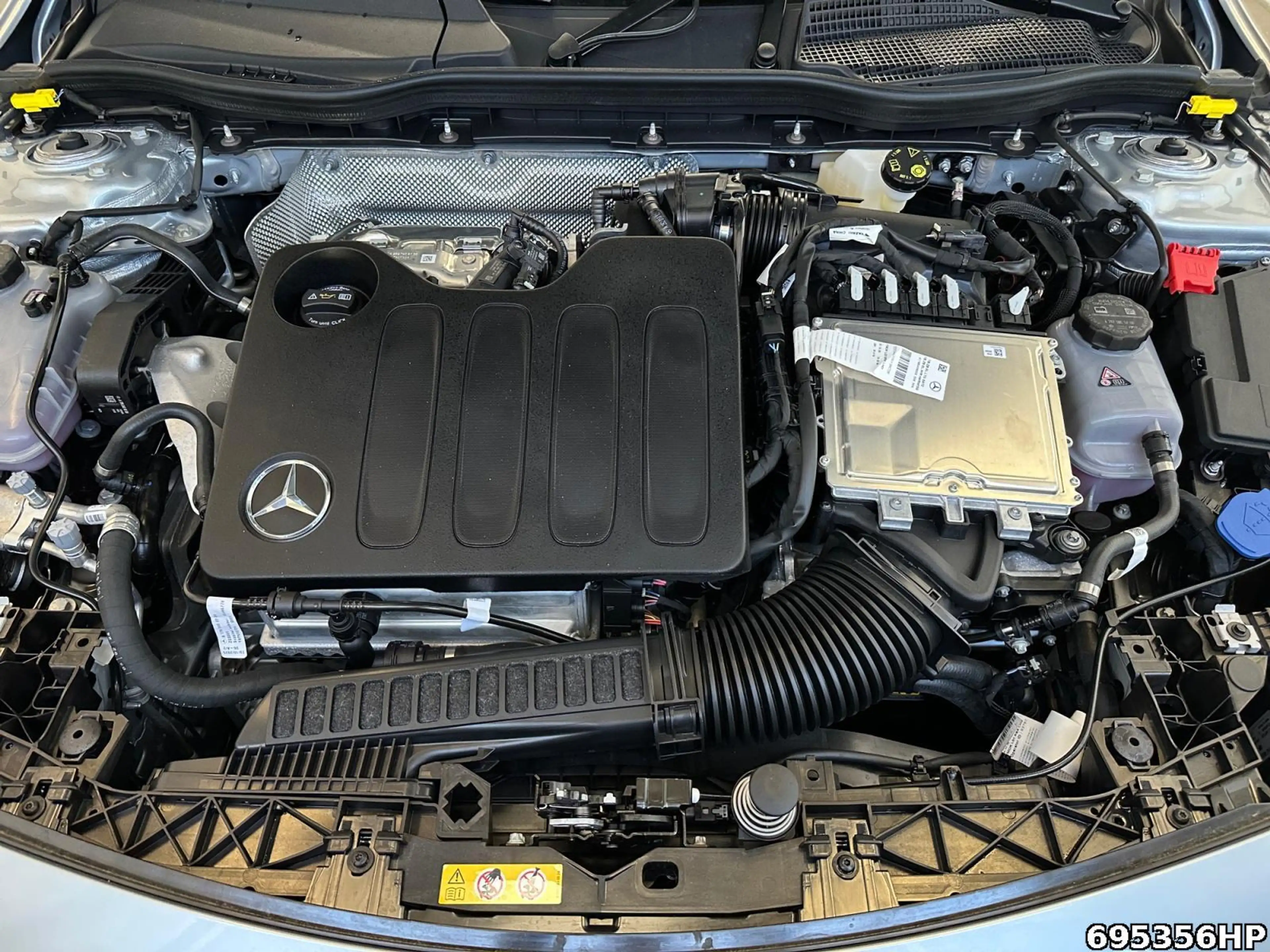 Mercedes-Benz CLA 200 +AMG+SUPERSCREEN+NIGHT+MEMORY+PREMIUM++ — photo 7