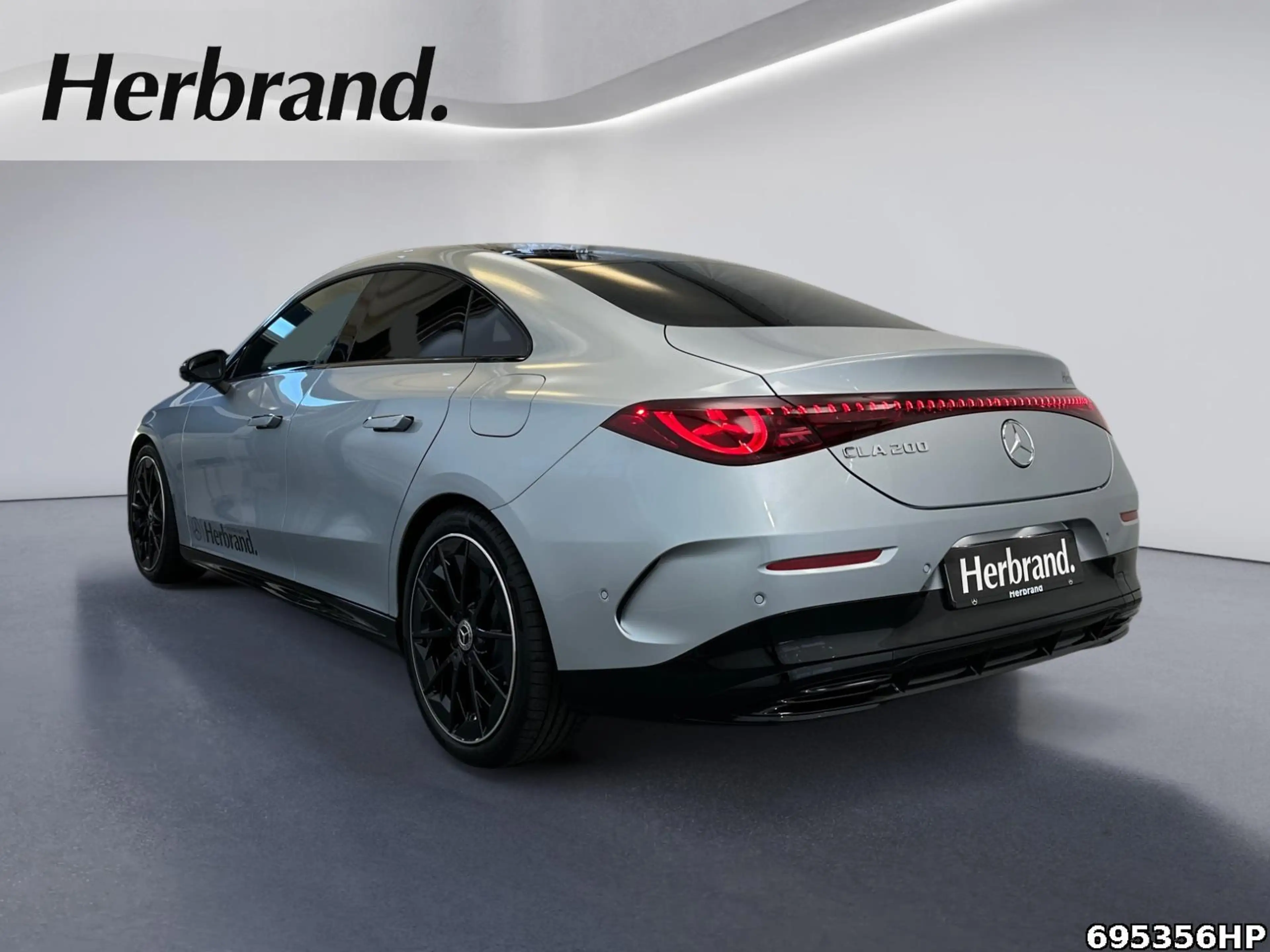 Mercedes-Benz CLA 200 +AMG+SUPERSCREEN+NIGHT+MEMORY+PREMIUM++ — photo 4