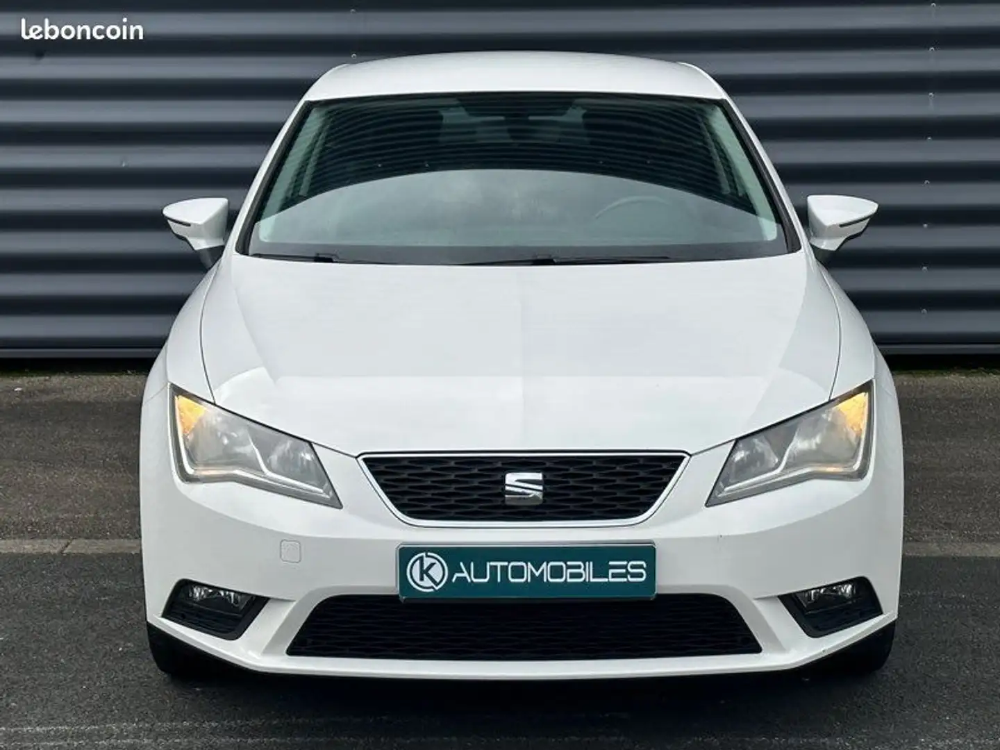 SEAT Leon III 1.2 TSI 110CH ÉDITION STYLE 140000KM 1ère MAIN BVM6 ÉCRAN MULTIMEDIA STAR&STOP RÉGULATEUR DE VITESSE BLUETOOTH Blanc - 2