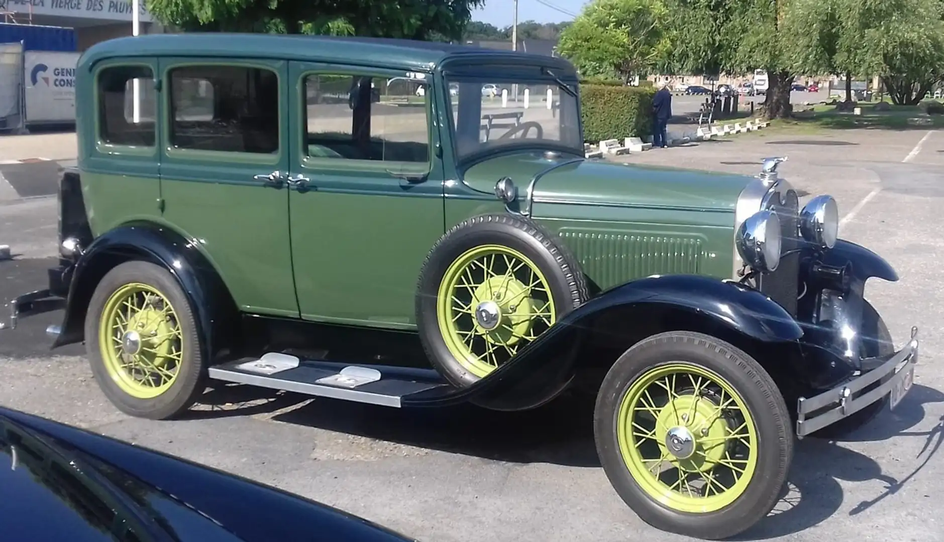 Ford A 4DSD de 1931 Groen - 2