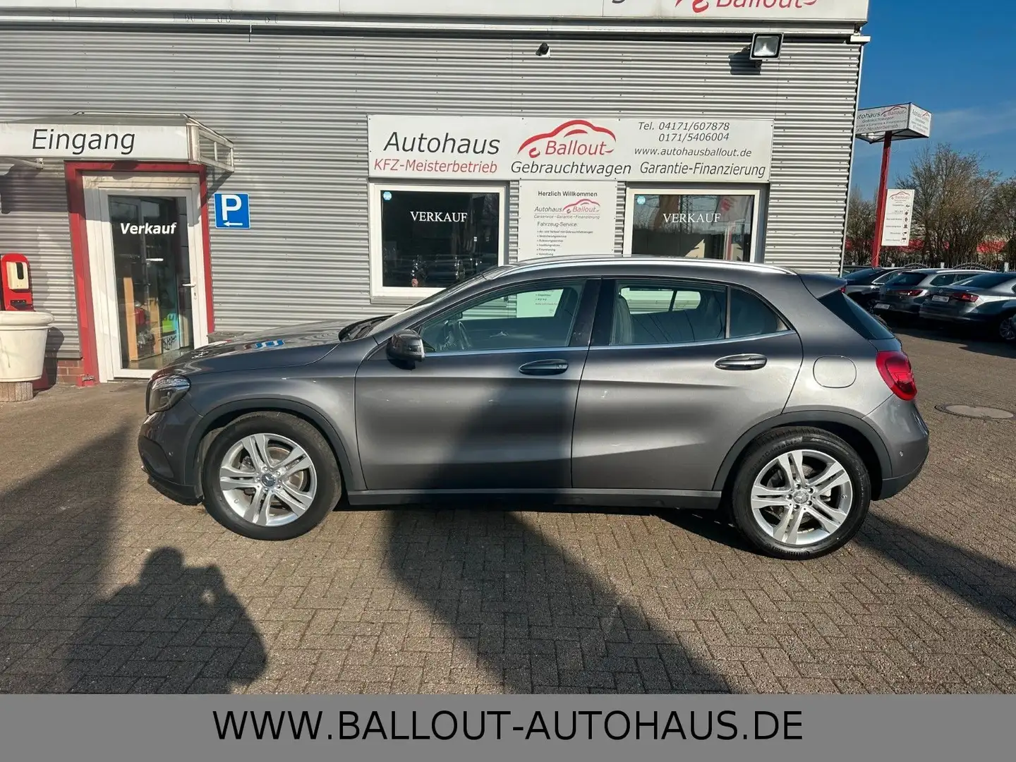 Mercedes-Benz GLA 200 *Edition 1*2.HAND*KLIMA*NAVI*TEMPO*XENON* Grau - 1