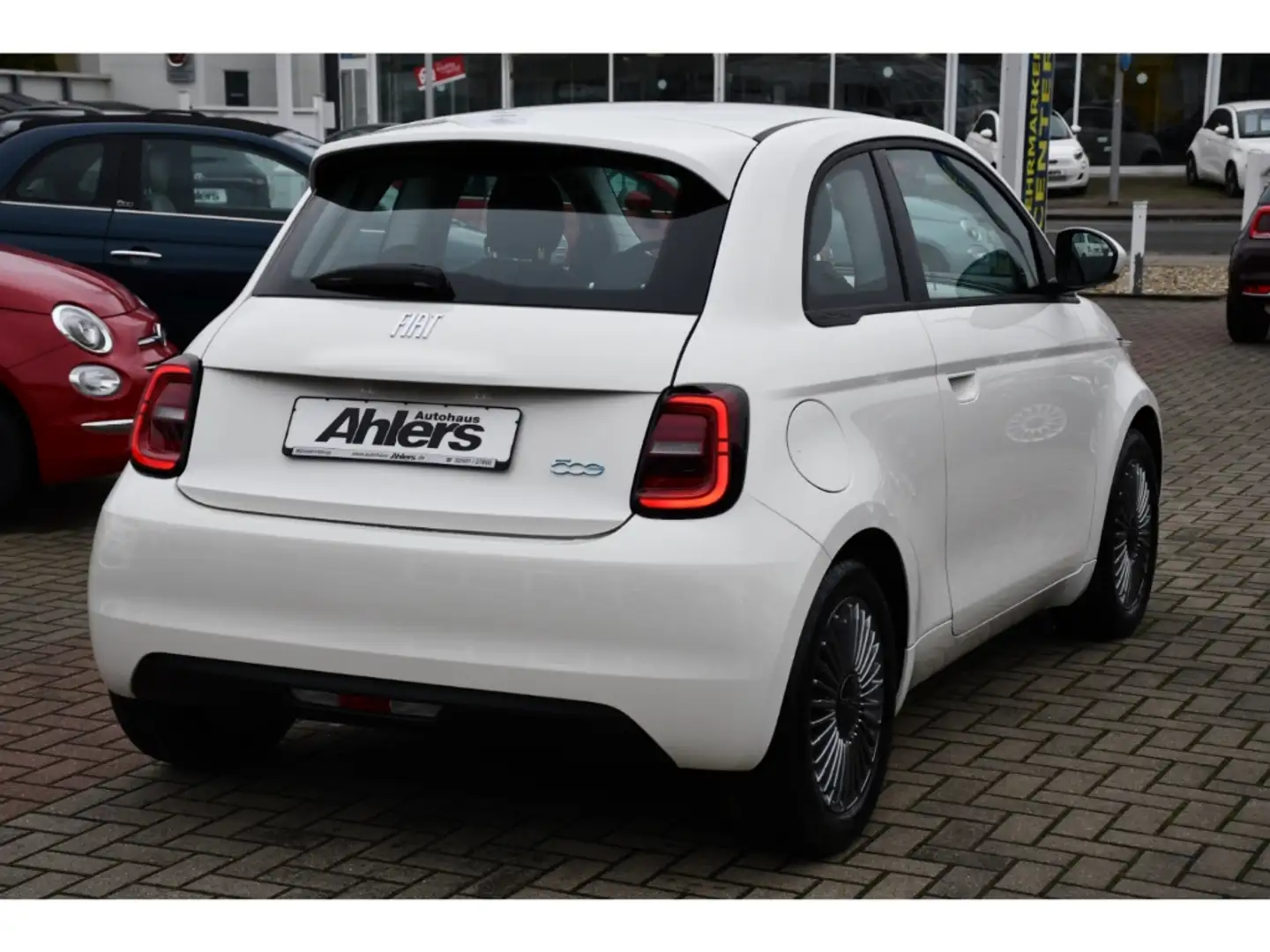 Fiat 500e Icon+42kWh+PDC+KOMFORT+NAVI+ALU+KLIMAAUTO+ Weiß - 2