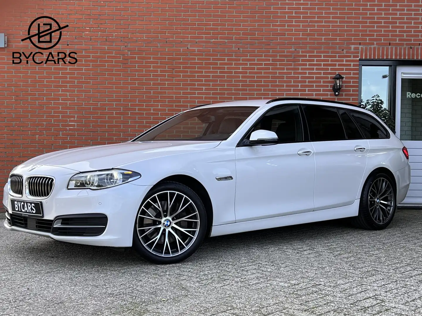 BMW 535 5-serie Touring 535xi M Sport Edition High Executi Blanc - 1