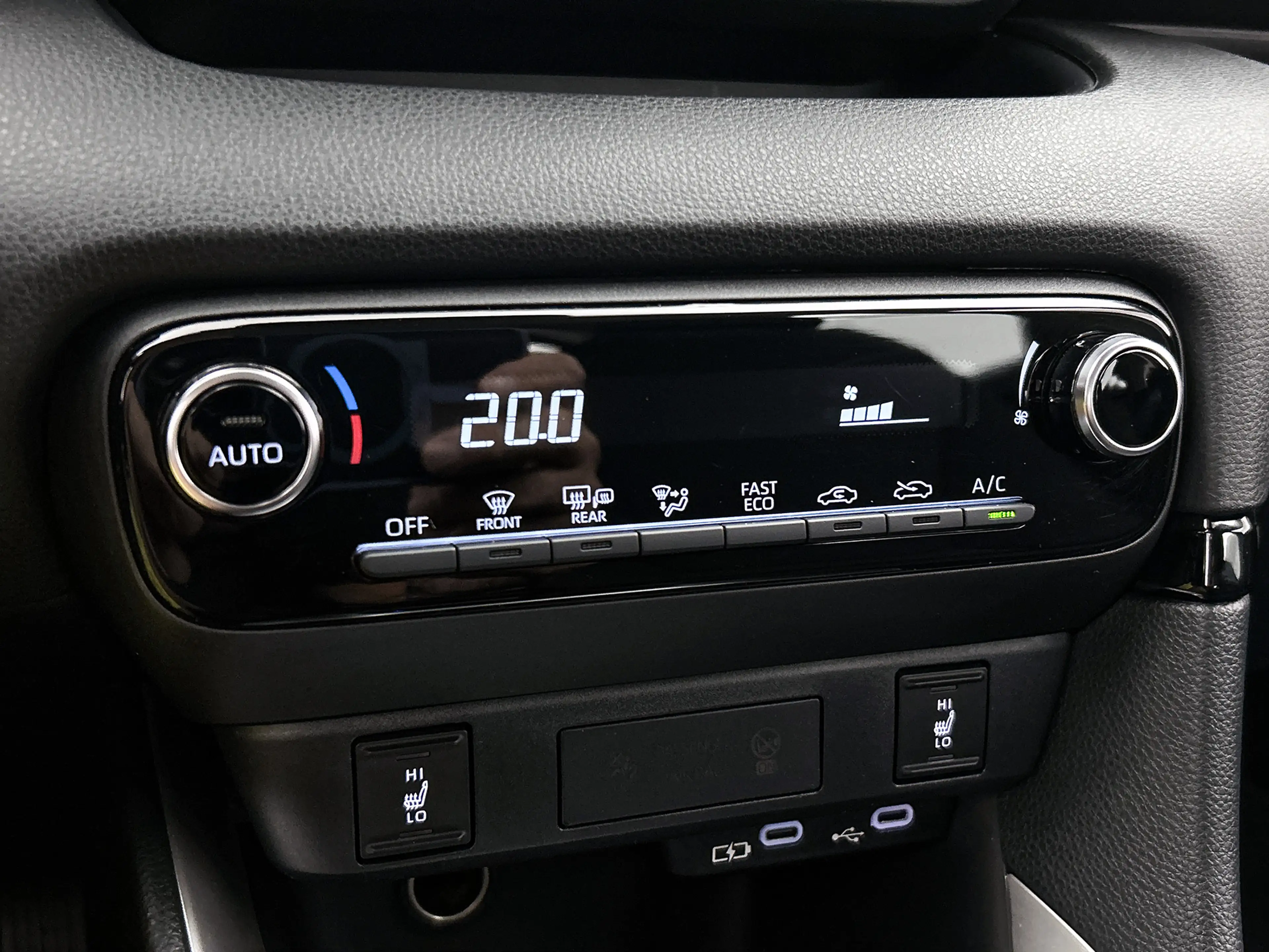Mazda 2 Hybrid 1.5 Centre-line | Stoelverwarming | Camera — photo 10