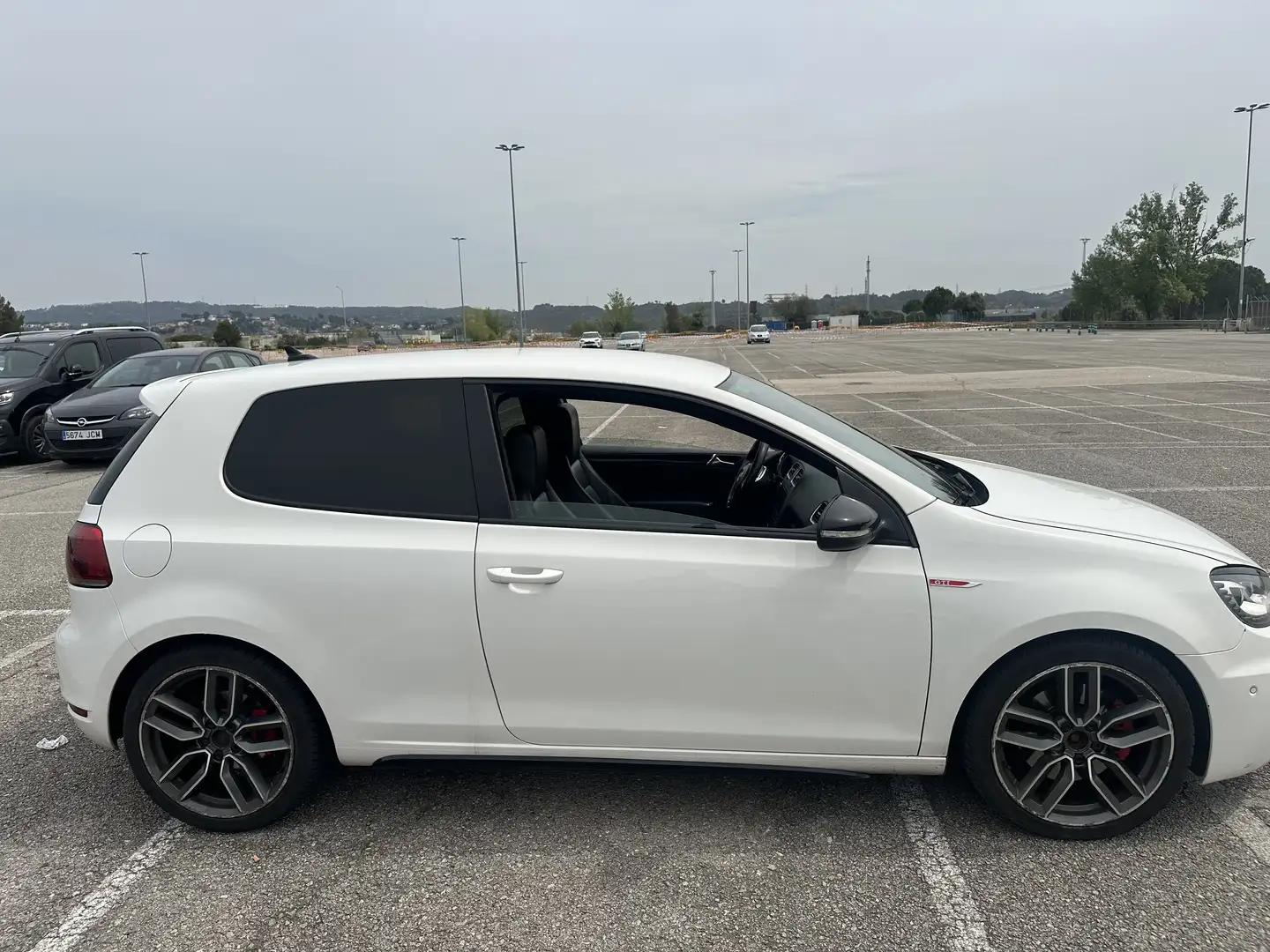 Volkswagen Golf GTI 2.0 TSI Last Edition - 1
