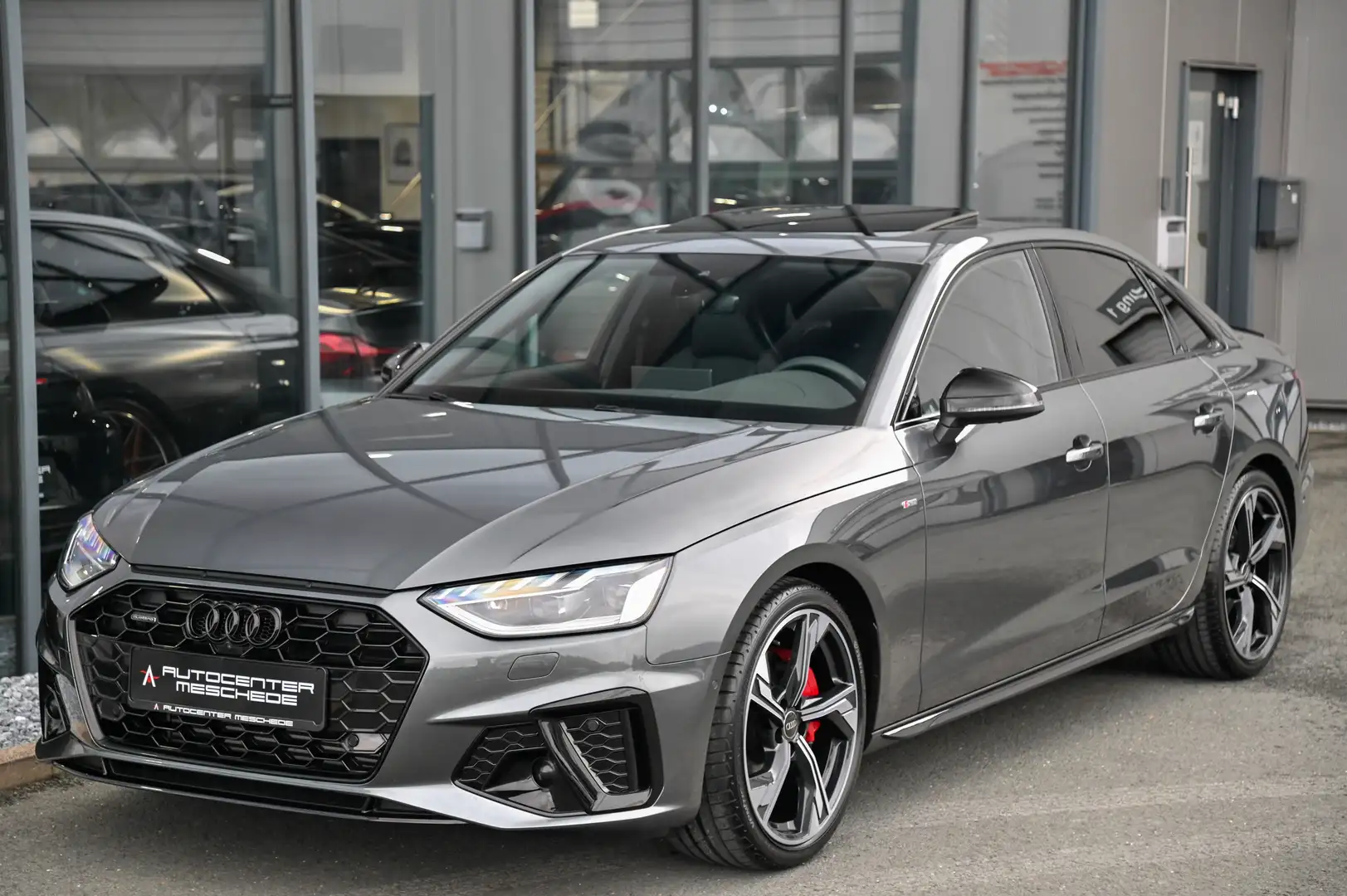 Audi A4 40 TFSI quattro S line Competition* RS-Sitze* Gris - 2