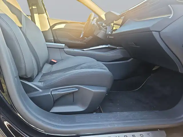 Peugeot 308 view 13