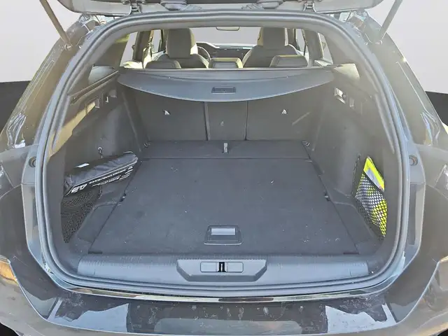 Peugeot 308 view 9