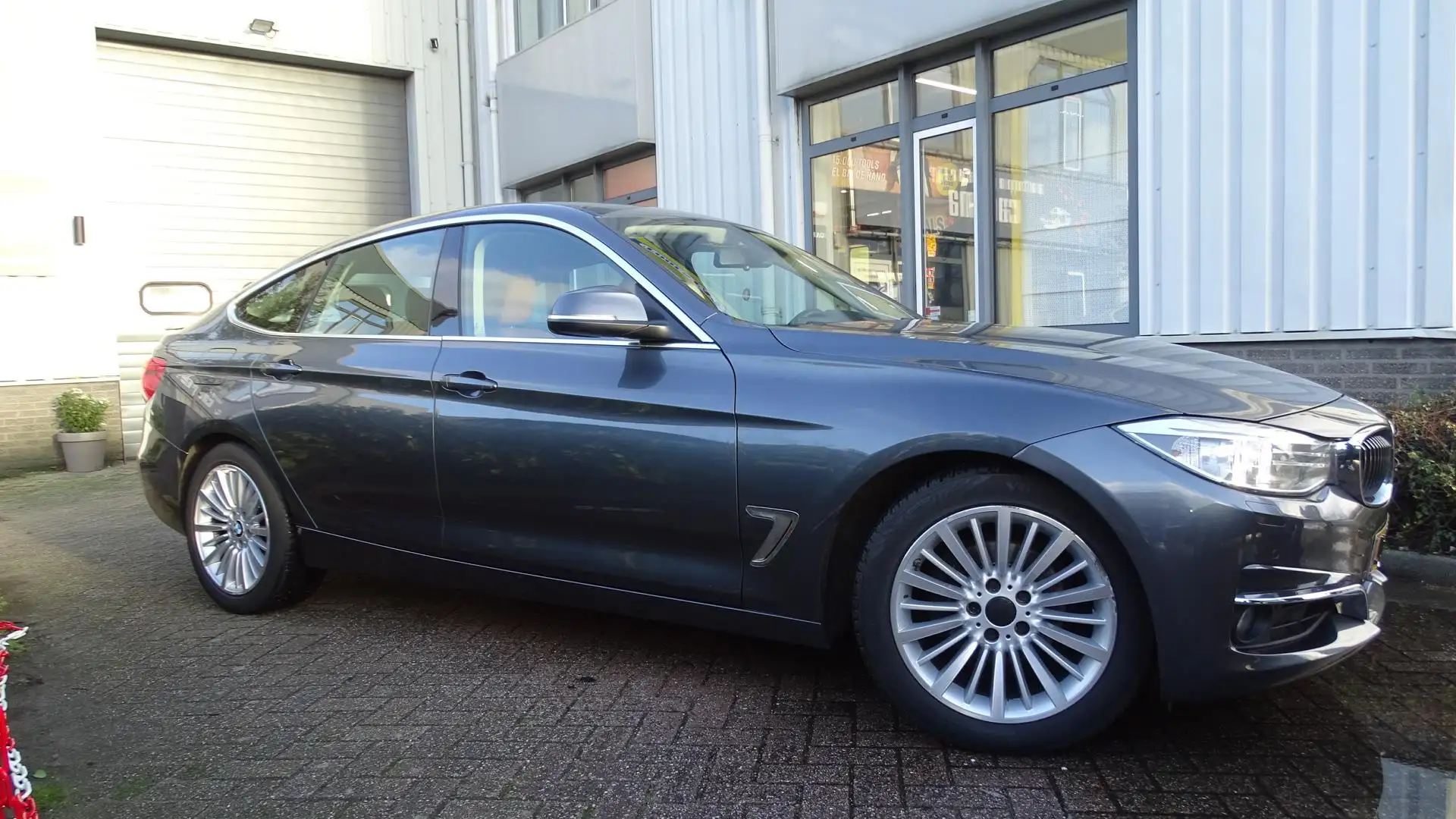 BMW 320 3-serie Gran Turismo 320i Centennial High Executiv Grigio - 2