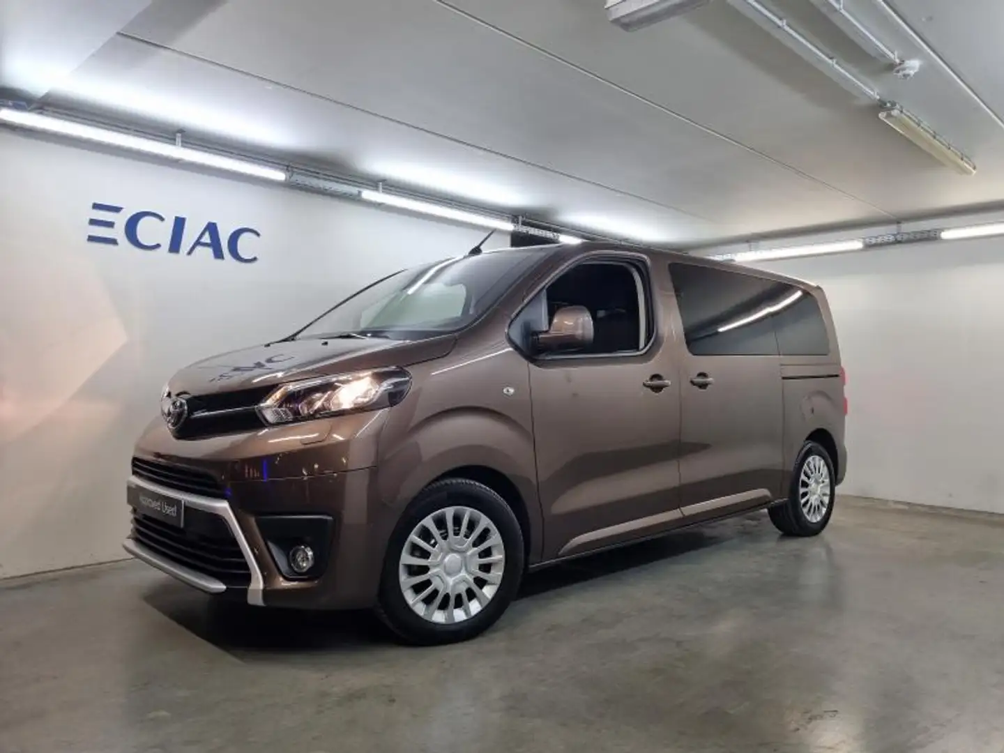 Toyota Proace Verso 2.0d 140pk Automaat Brun - 1