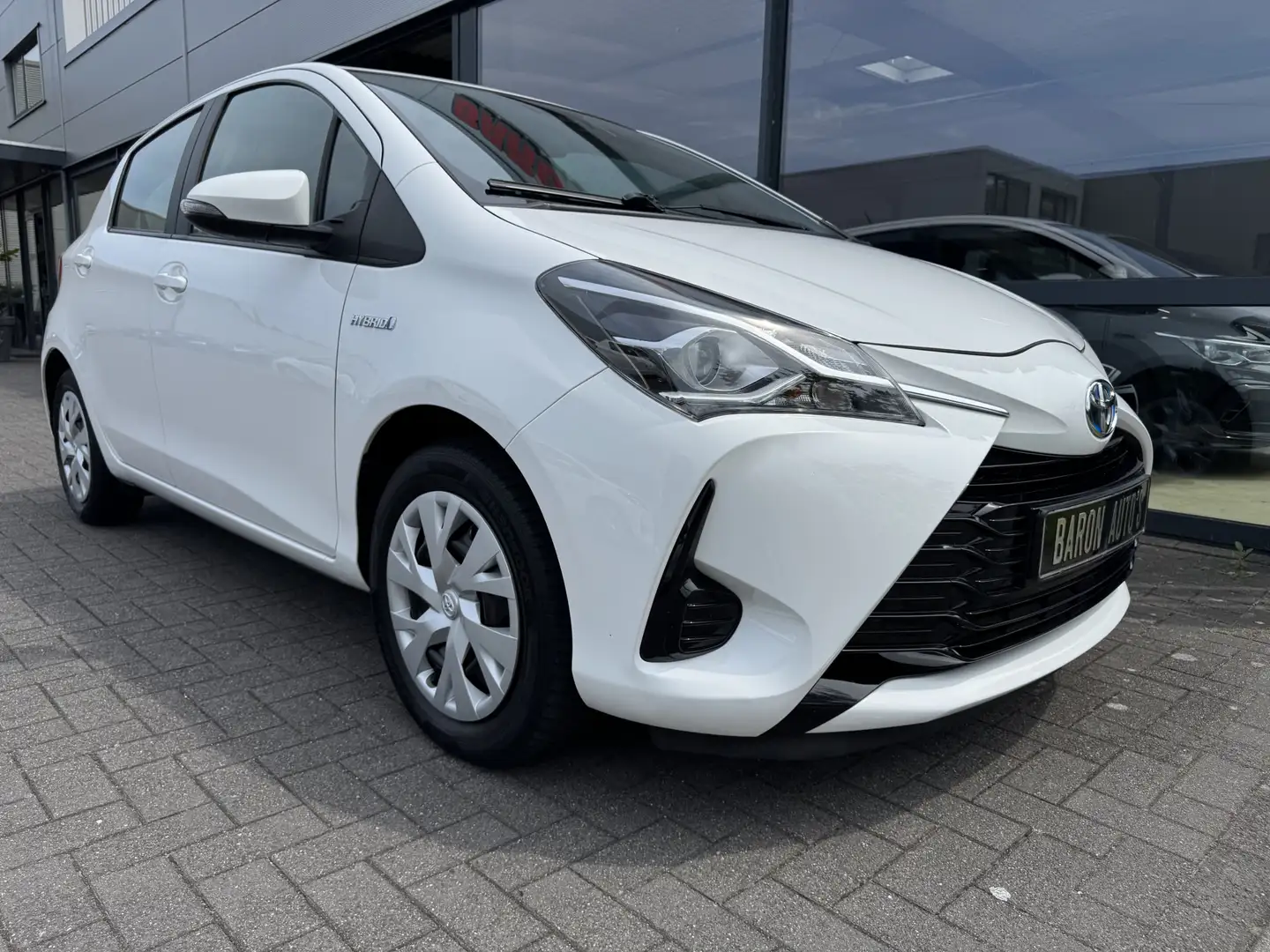 Toyota Yaris 1.5 Hybrid Active Wit - 2