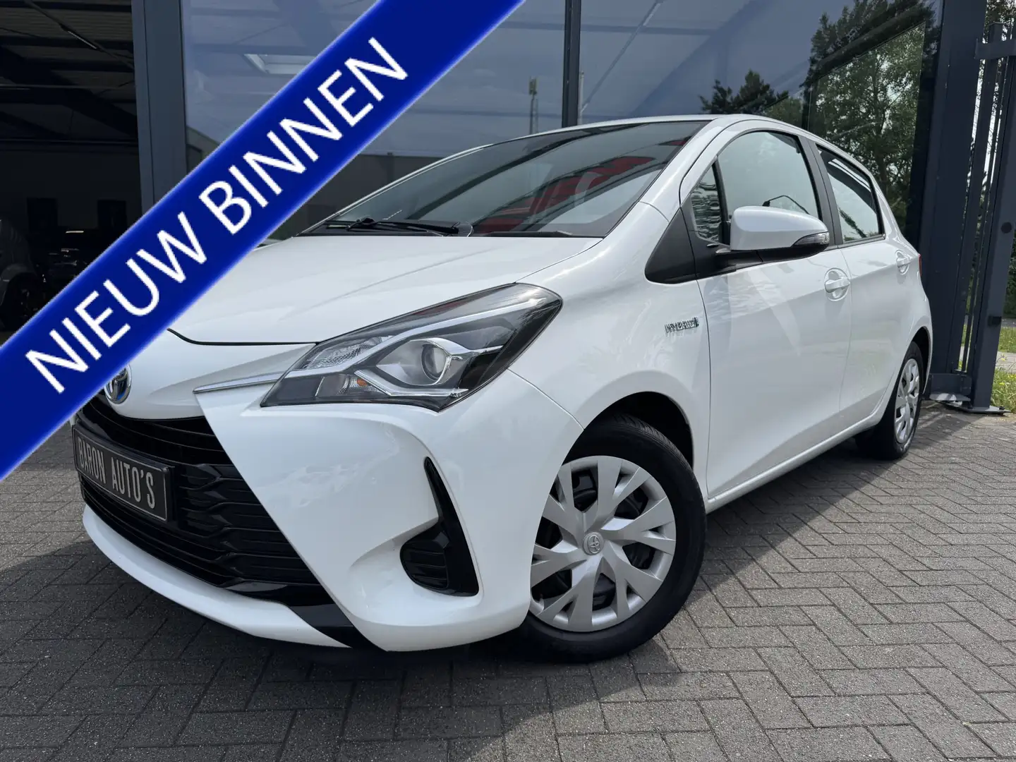 Toyota Yaris 1.5 Hybrid Active Wit - 1