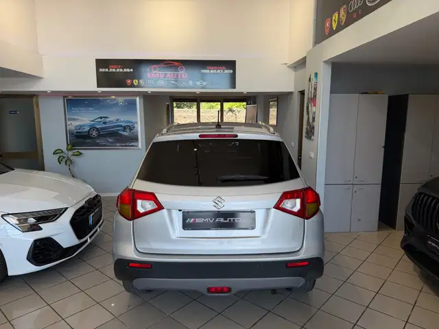Suzuki Vitara view 15