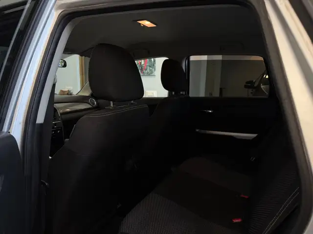 Suzuki Vitara view 11