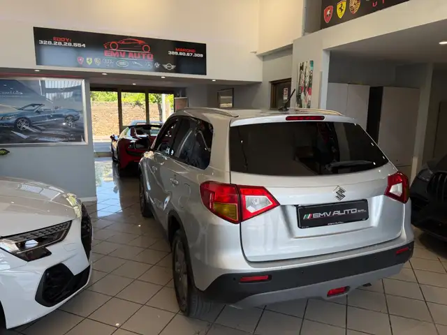 Suzuki Vitara view 12