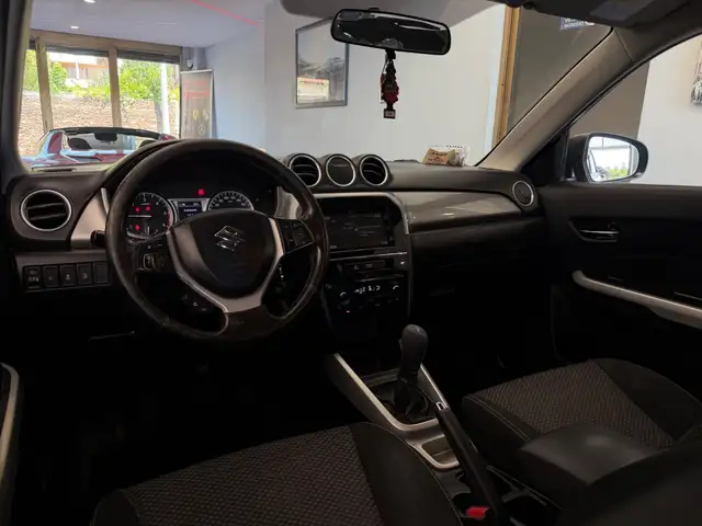 Suzuki Vitara view 10
