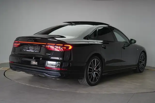 Audi A8 view 4