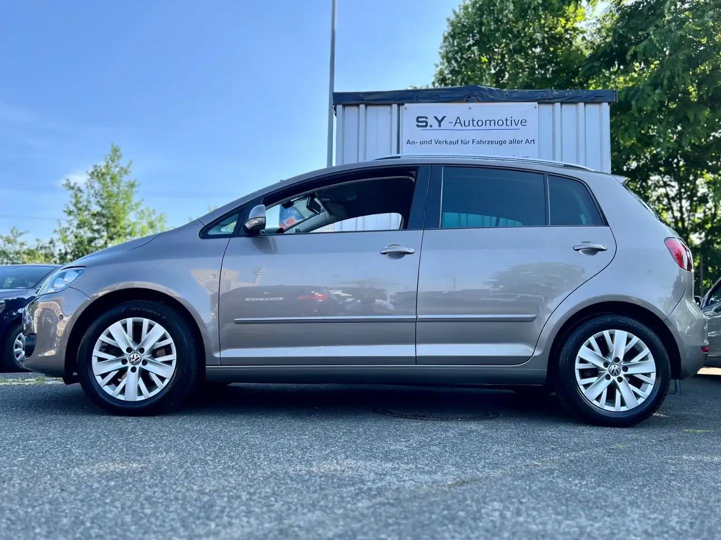 Volkswagen Golf Plus VI Life/Klimaaut/SHZ/PDC/ParkAssistent - 2