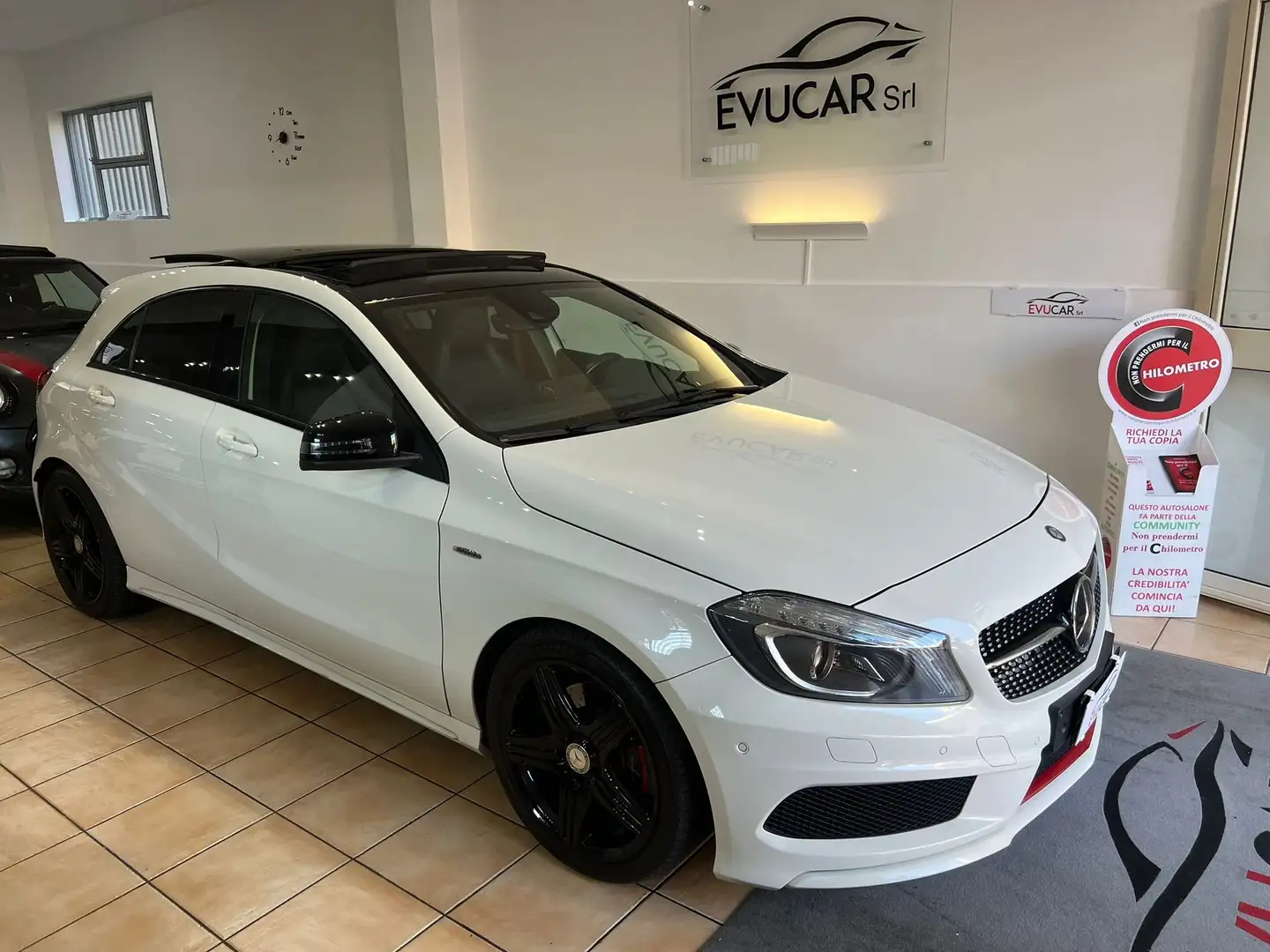 Mercedes-Benz A 250 Mercedes classe A250 AMG Night Edition White - 2