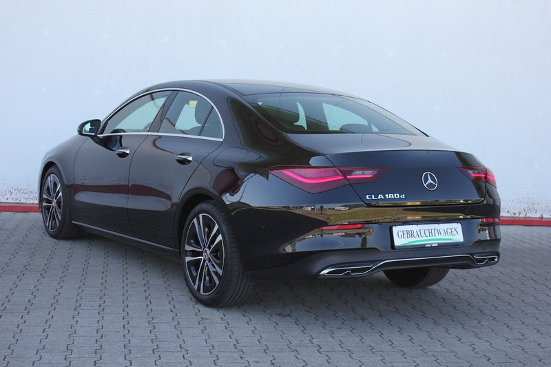 Mercedes-Benz CLA 180 d Coupé Cp. Progressive Line WideScreen — photo 4