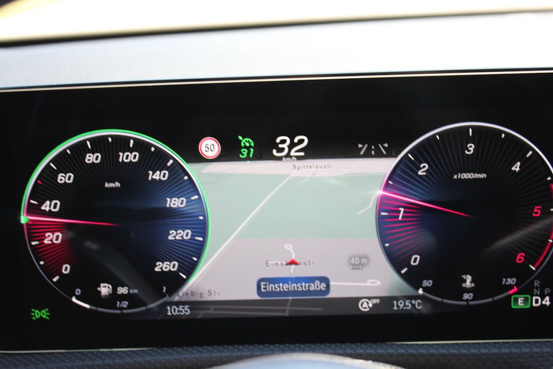 Mercedes-Benz CLA 180 d Coupé Cp. Progressive Line WideScreen — photo 12