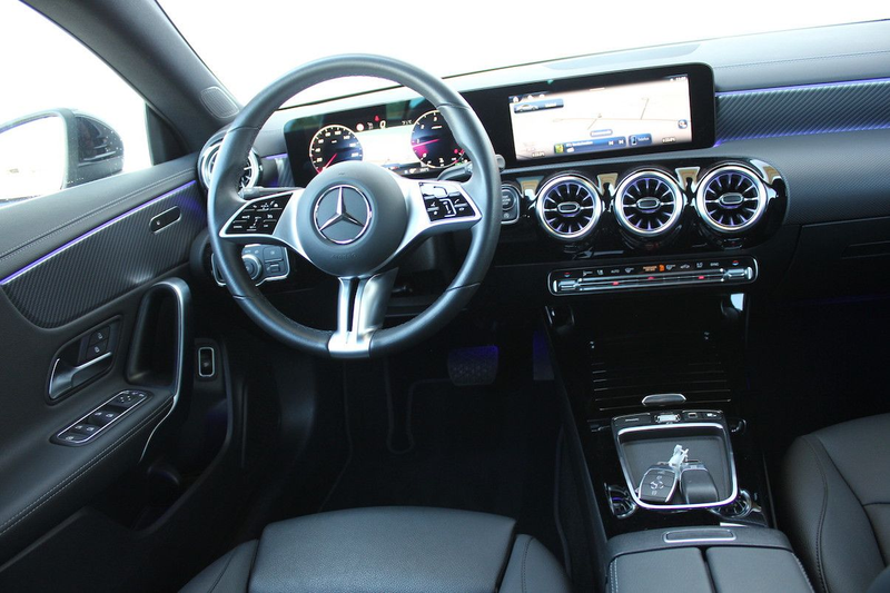 Mercedes-Benz CLA 180 d Coupé Cp. Progressive Line WideScreen — photo 7