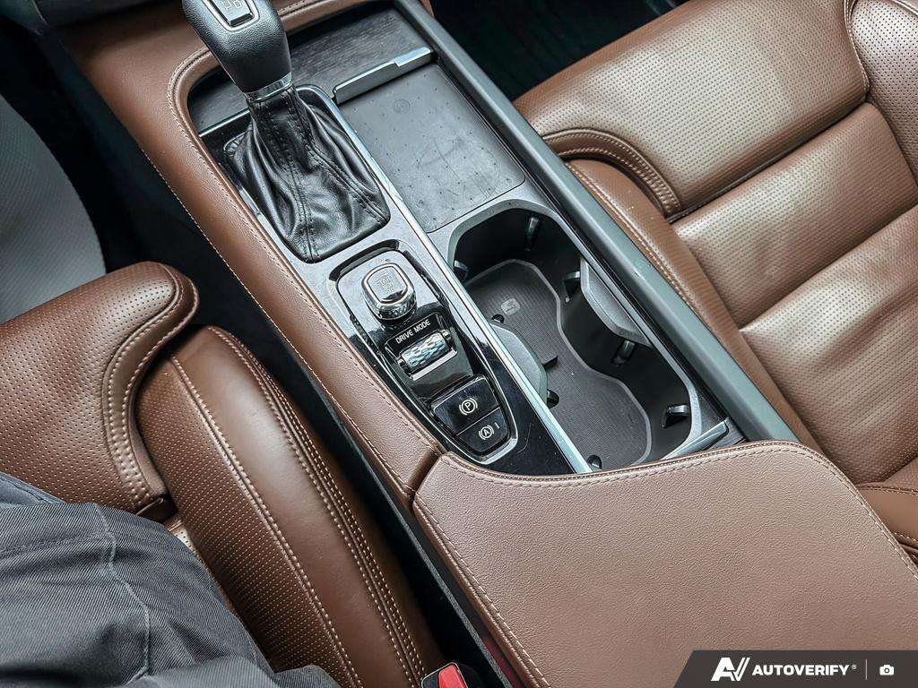 2021 Volvo XC90 T6 Inscription 7 Passenger thumb 16