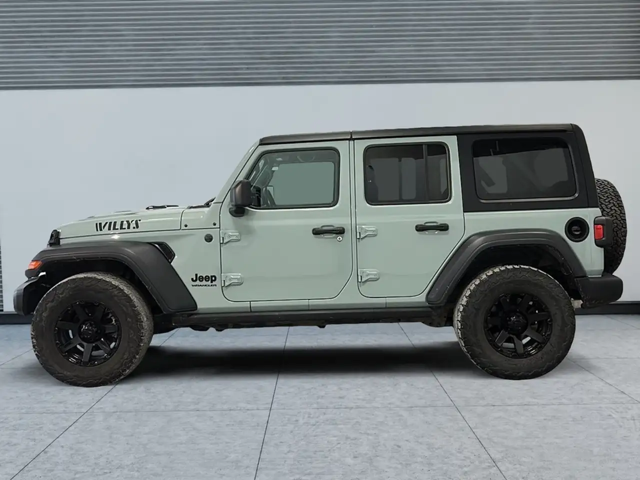 Jeep Wrangler photo Jeep Wrangler