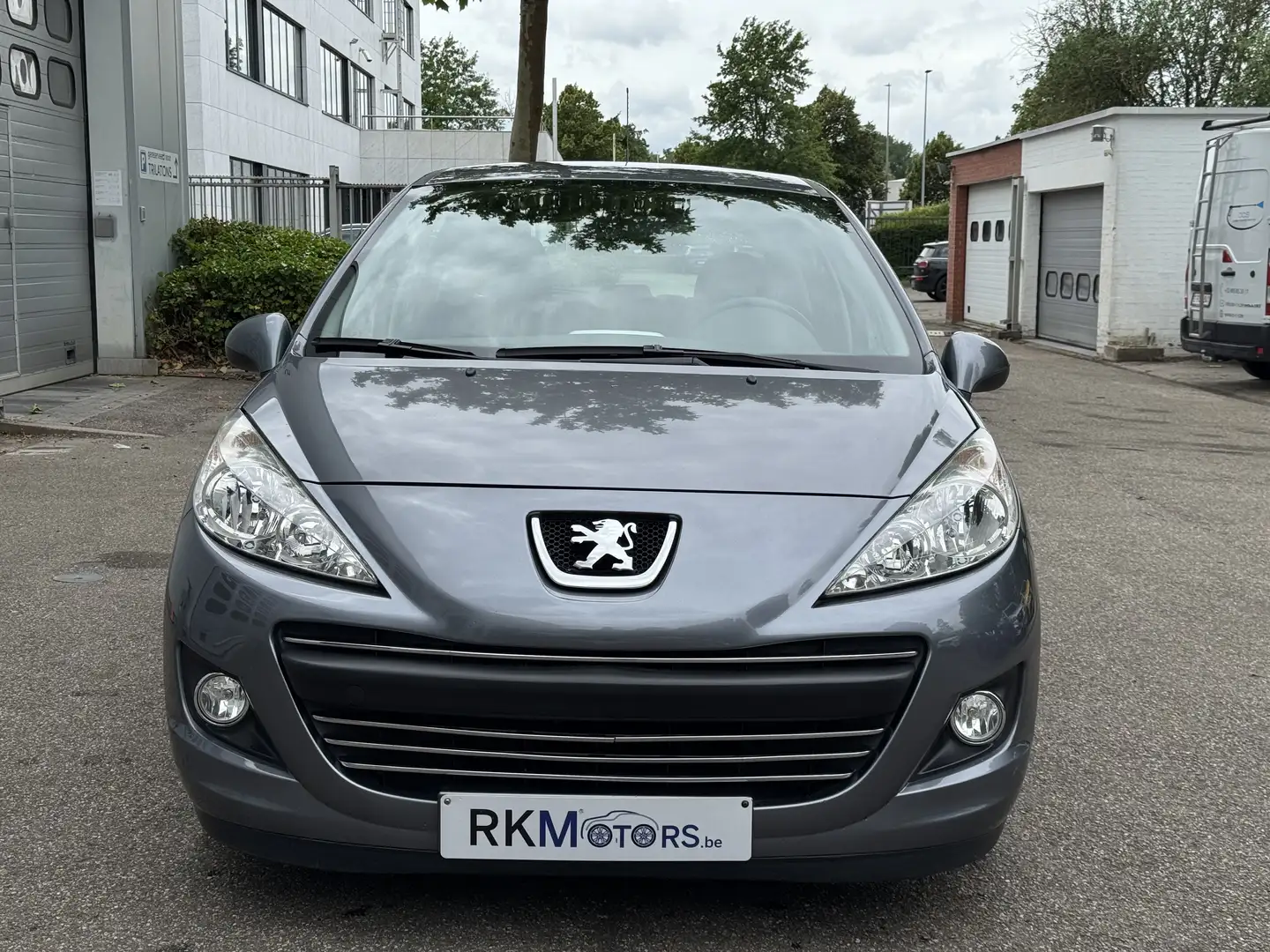 Peugeot 207 90 HDi FAP urban-Line 99g Grijs - 2