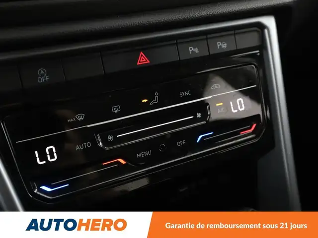Volkswagen T-Roc view 23