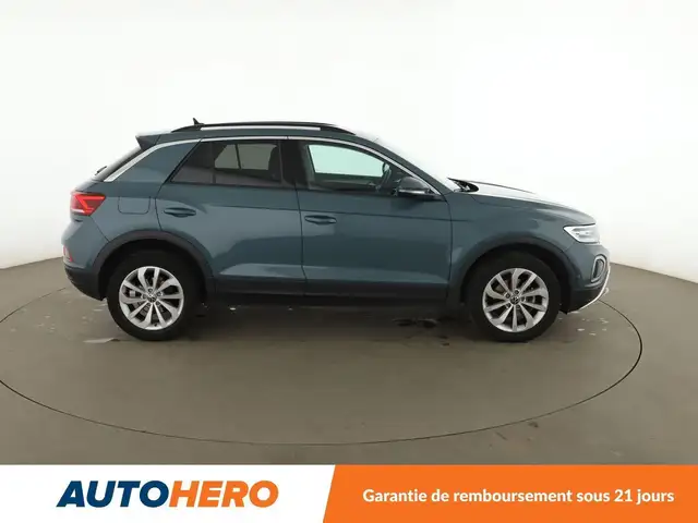 Volkswagen T-Roc view 7