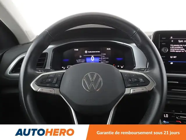 Volkswagen T-Roc view 19
