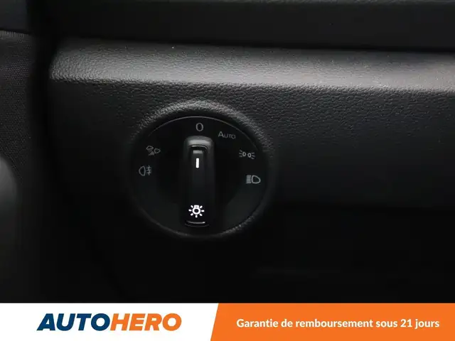 Volkswagen T-Roc view 28